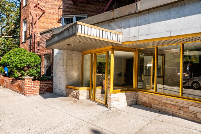 Photo - 5505 Woodside Ave