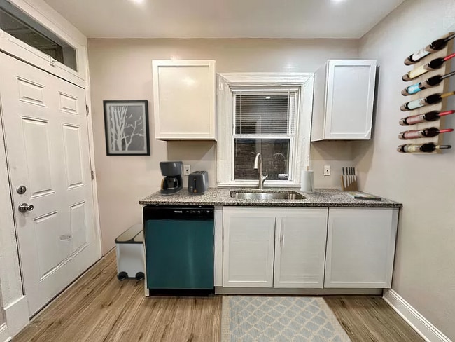 Photo - 5404 Black St