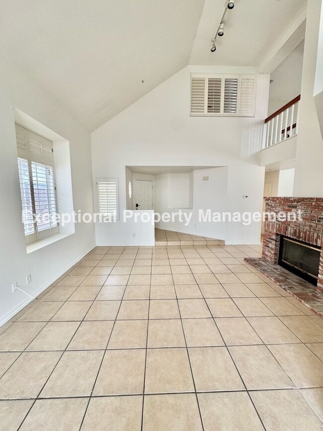 16202 Trailwinds Dr