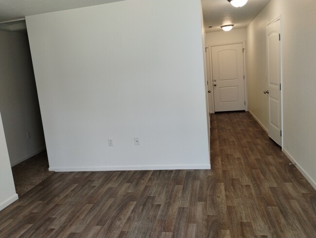 Photo - 170 Pin Oak Ct