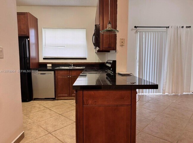 Building Photo - 891 Cypress Park Way Unit P6
