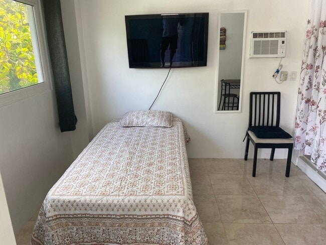 Photo - Studio in North Miami Beach Includes Utilities/ Estudio en North Miami Beach Incluye servicios pú...