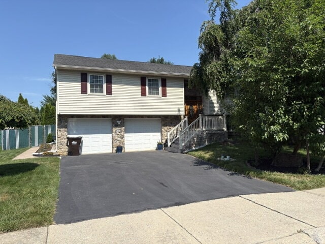 Building Photo - "Charming 4-Bedroom Lancaster Home with Granite Kitchen & Finished Basement Oasis!"