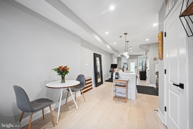 Photo - 1732 L St NE