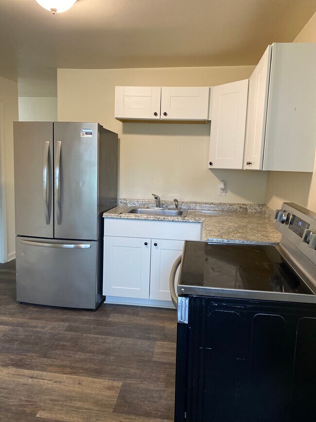 50 W Bow St