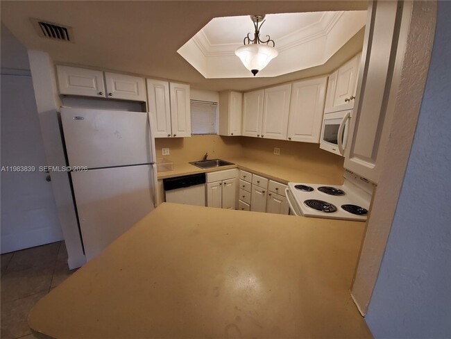 Photo - 8235 Lake Dr Unidad 107