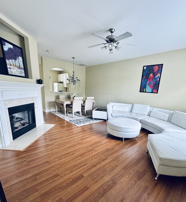 Photo - 4108 Brenmar Ln Townhome