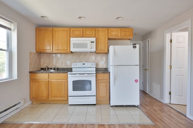 Photo - 1554 Beverly Rd Unit 1F