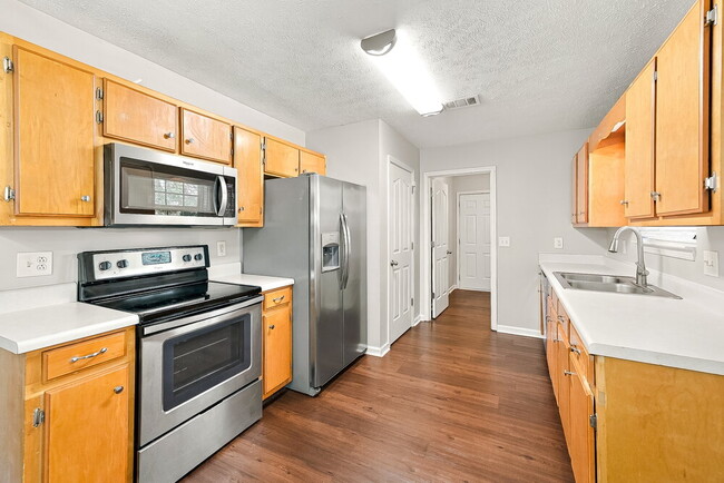 2918 Weybridge Dr