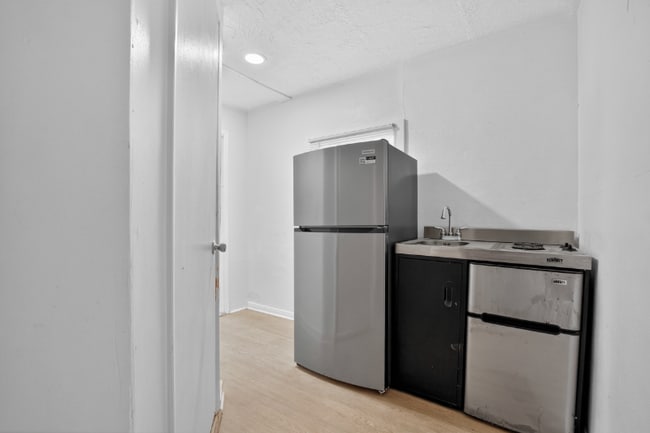 Photo - 3525-3550 50th Ave N Unidad B