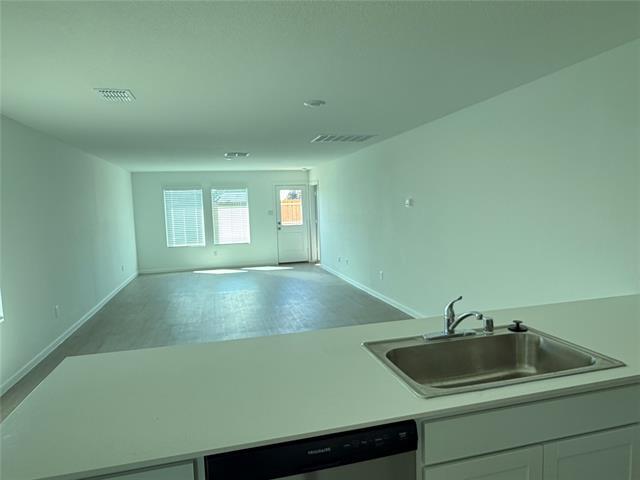 Photo - 6500 Glade St