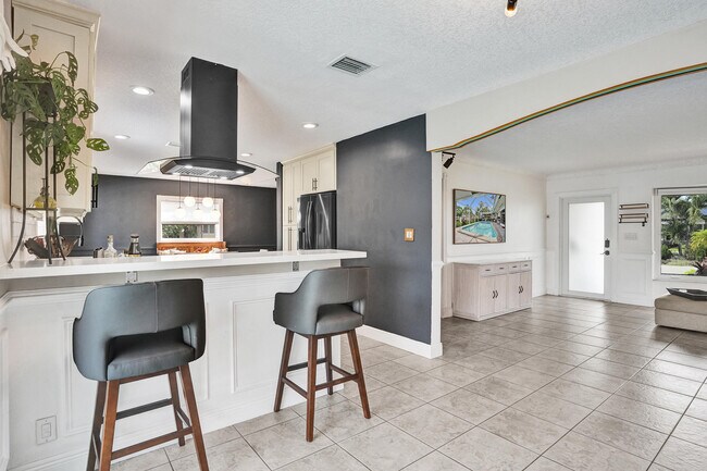 Photo - 1430 NE 57th St