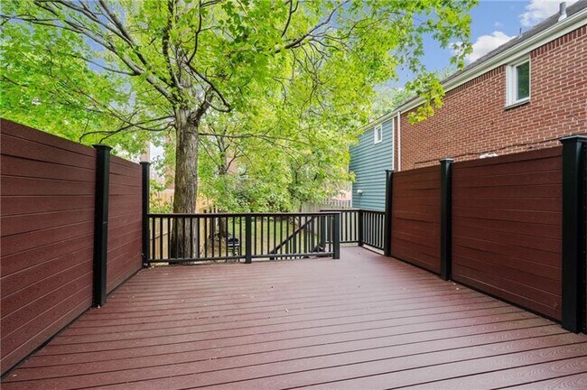 Photo - 715 Maryland Ave