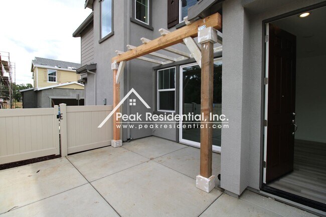 Photo - 4 br, 3 bath House - 6198 Paseo De Mooney