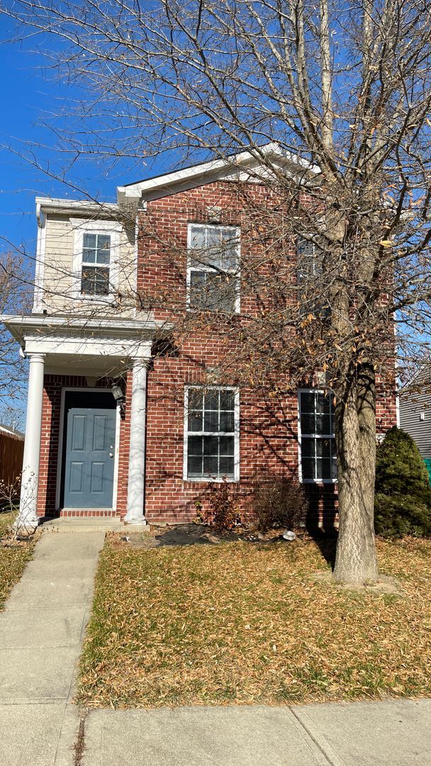 HOUSE...3 Bedroom 2.5 Bath - HOUSE...3 Bedroom 2.5 Bath