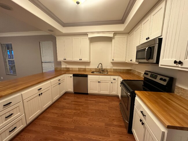 Photo - 403 Abby Rd Unit B