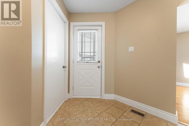 Photo - 1936 Longman Crescent