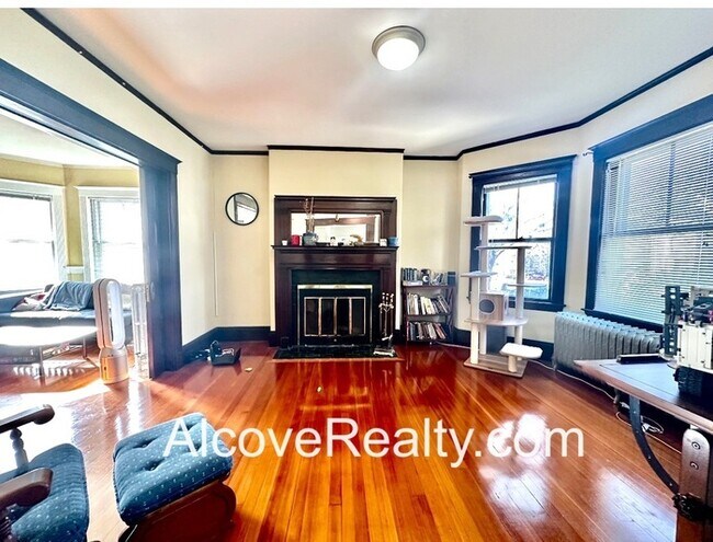 Photo - 77 College Ave Unidad 1