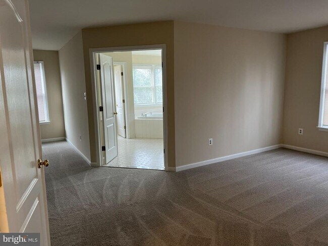 Photo - 9425 Spruce Tree Cir