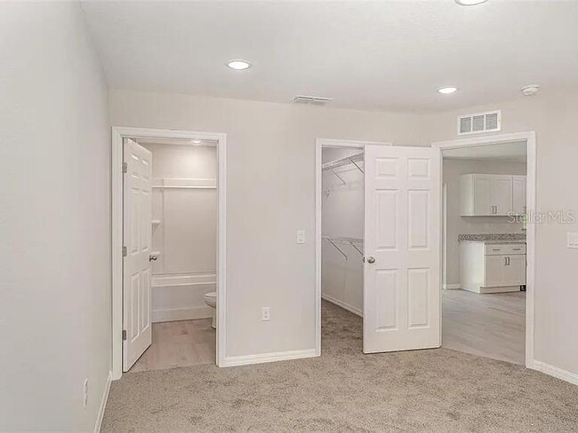 Photo - 308 Ave P NW