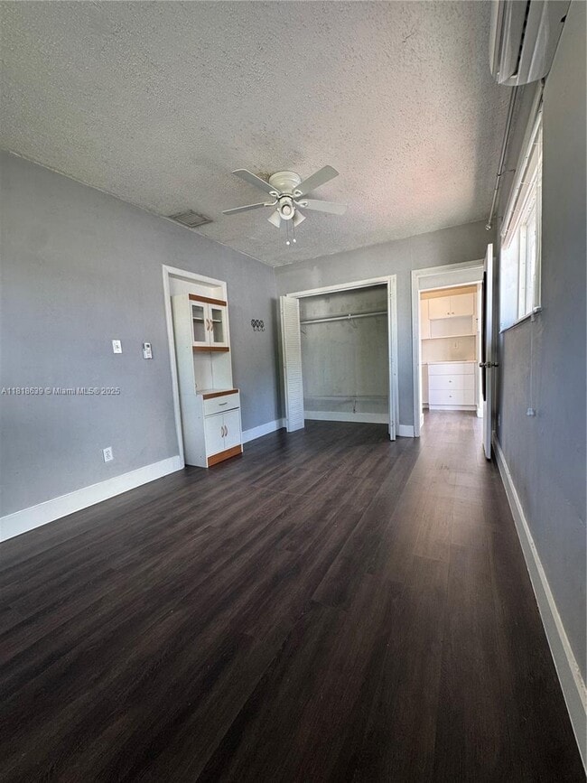 Building Photo - 2910 SW 102nd Ave Unit 1 Rental