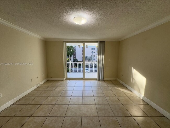 Photo - 6930 Miami Gardens Dr Unit 1-307