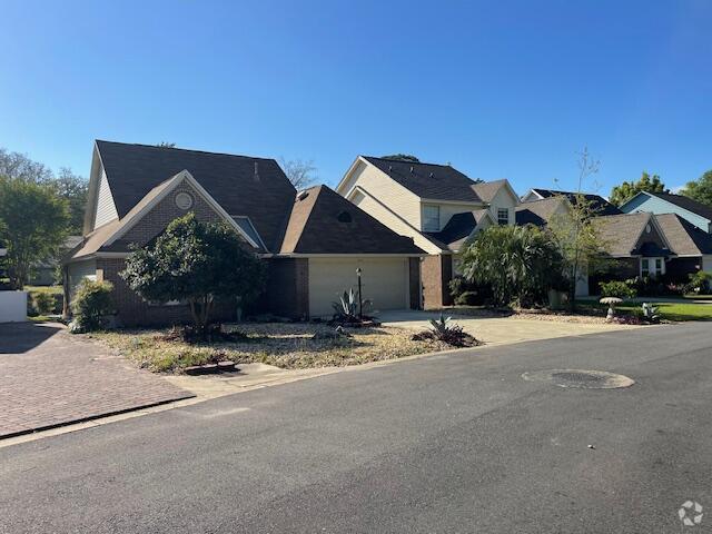 Building Photo - 810 Fairway Lakes Dr Rental