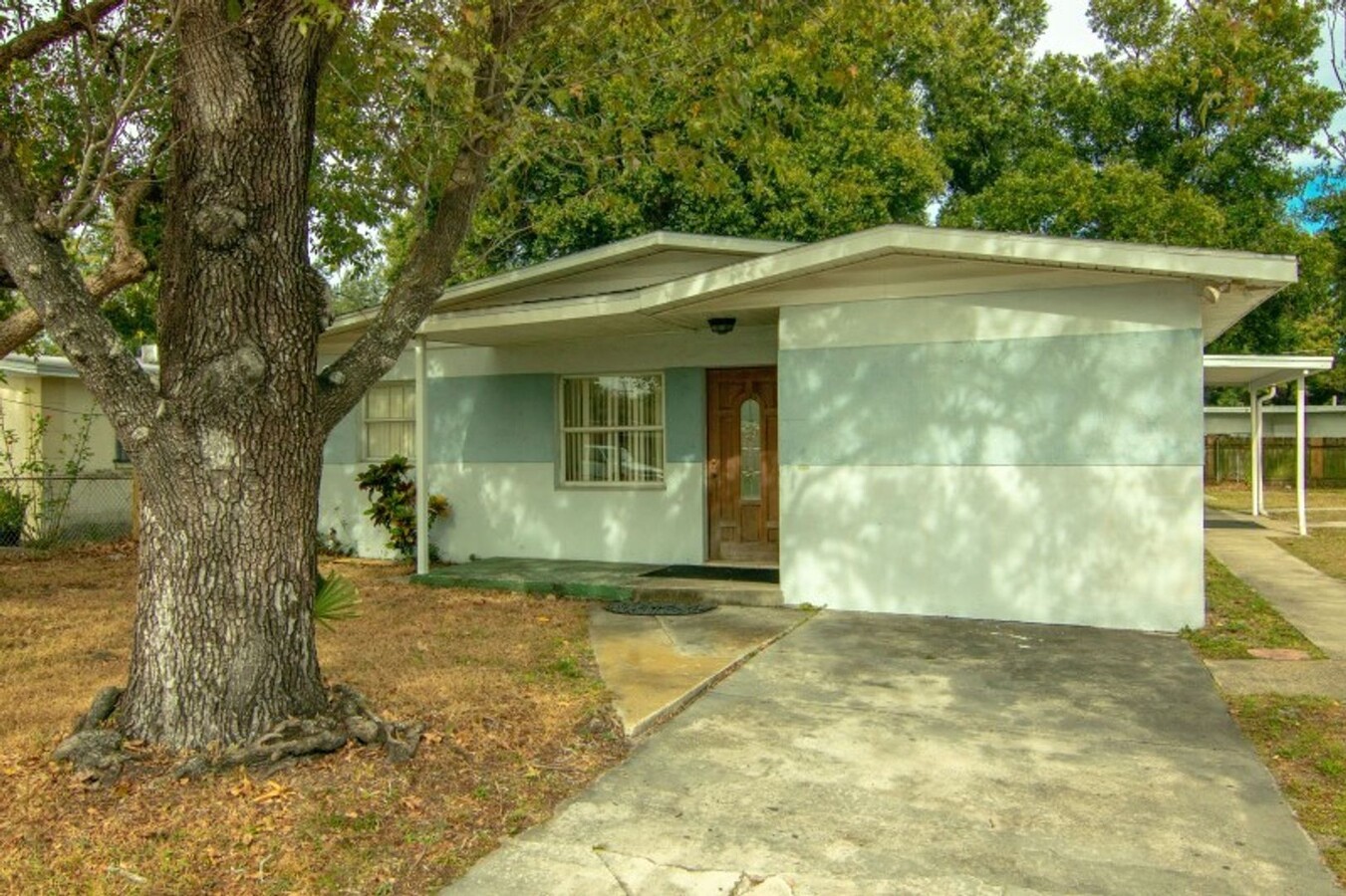 4 Bedroom House for Lease in Mid-Town Tampa - 4 Bedroom House for Lease in Mid-Town Tampa