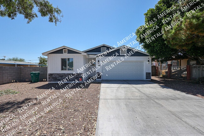 Photo - 526 S Crismon Rd