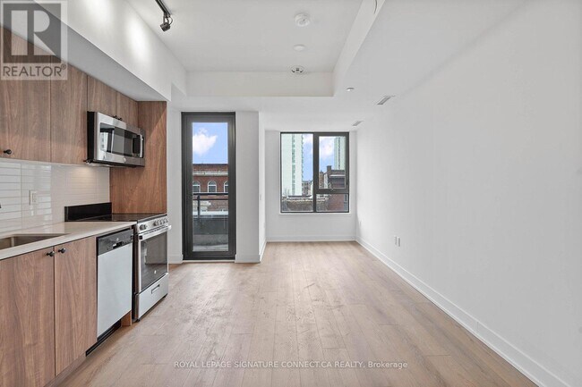 Photo - 758 Dovercourt Rd Unité 309