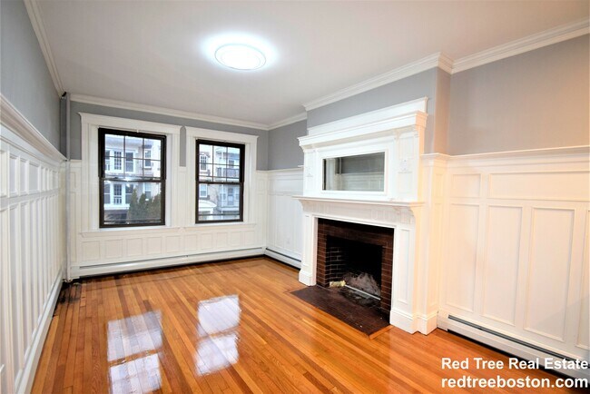 Photo - 48 Englewood Ave Unidad U3 4-bed Brighton