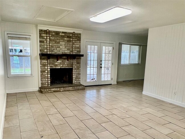 Photo - 10806 Humington Dr