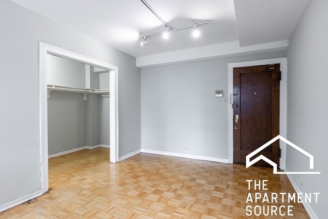 Photo - 739 W Belmont Ave Unit 409