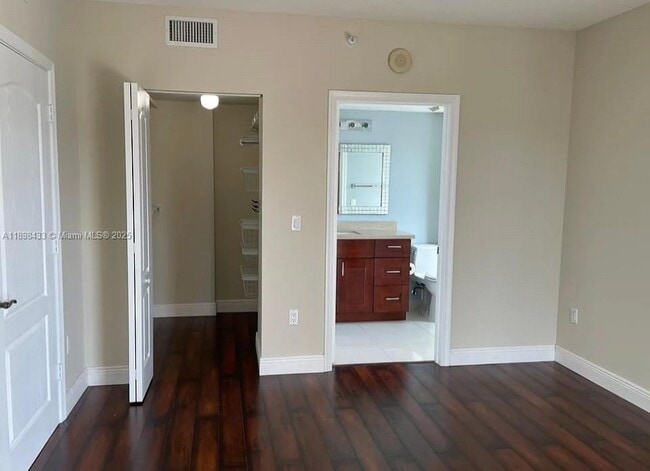 Photo - 1627 SW 37th Ave Unidad 900