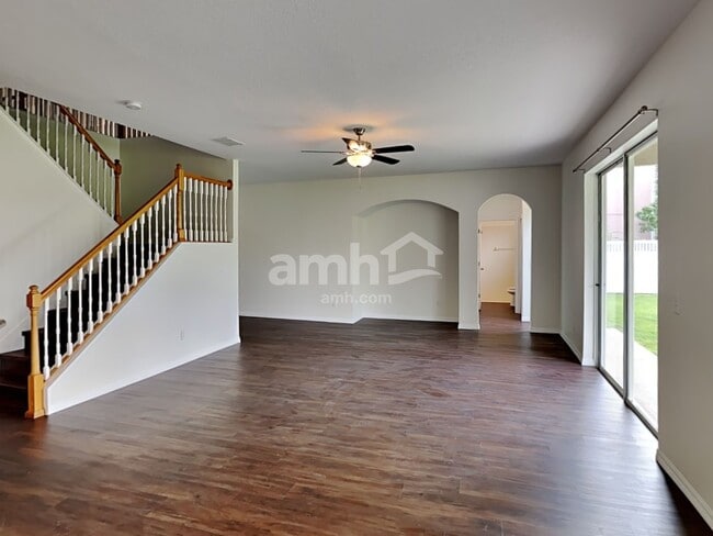 Photo - 2300 Treetop Ln