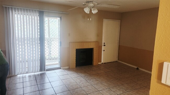 Building Photo - 12511 Ashford Meadow Dr Unit C Rental
