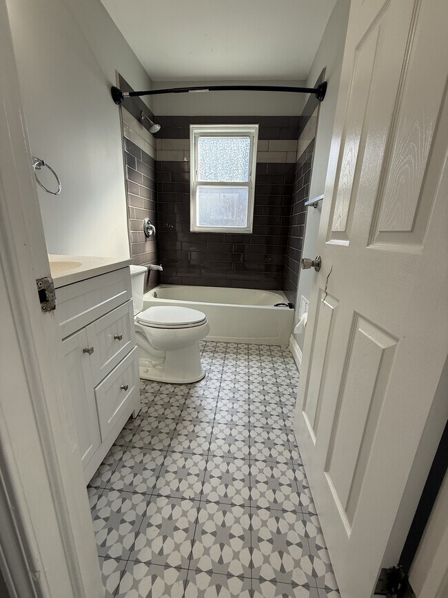 Photo - 1473 E Harry Ave