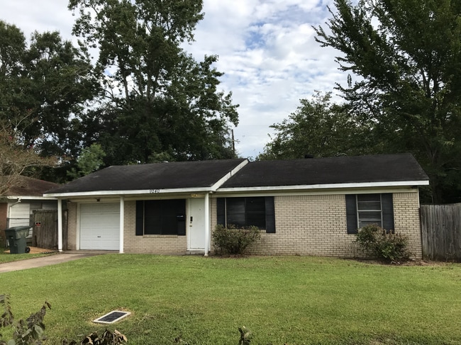 Photo - 9240 McLean St