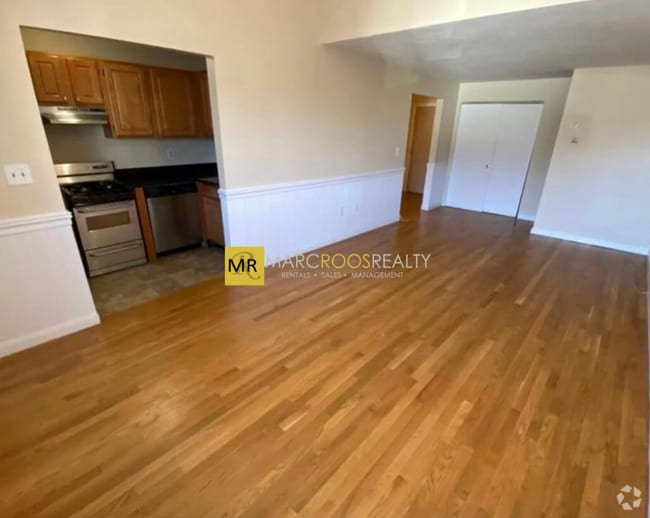 Building Photo - 369 Dorchester St Unit C5 Rental
