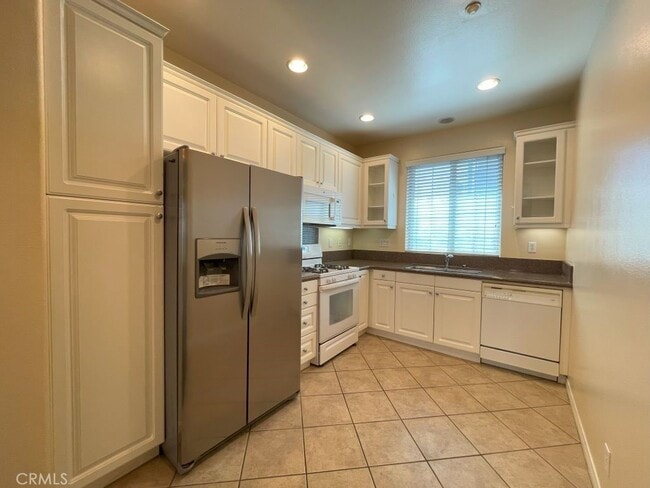 Photo - 306 District Ct