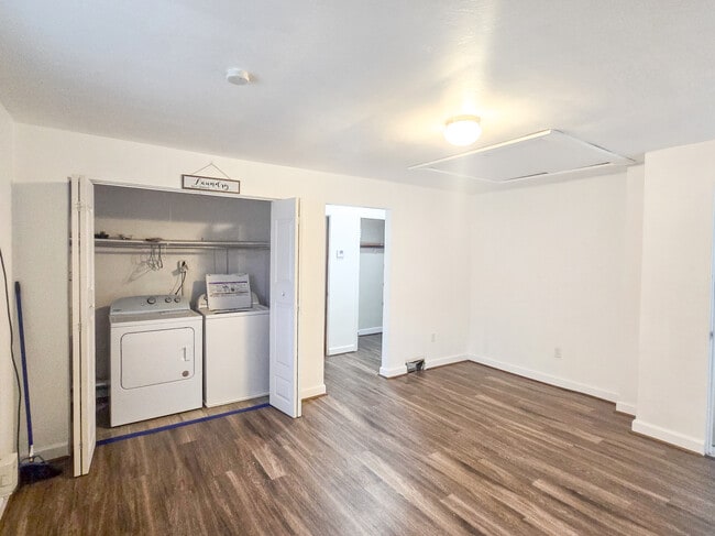 Photo - Holbrook & California Unit 3000 California