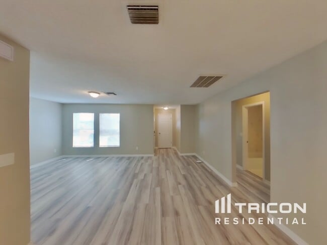 Photo - 1344 Piper Rd