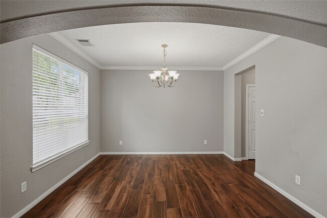 Photo - 70 N Spinning Wheel Cir