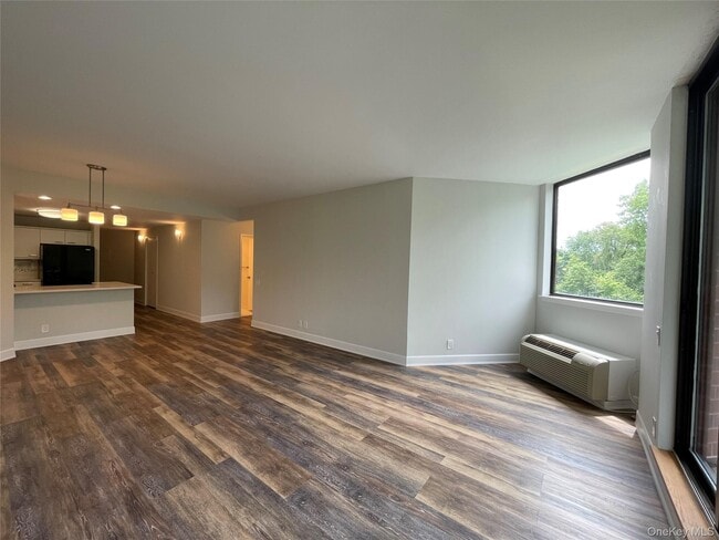 Photo - 50 E Hartsdale Ave Unit 2H