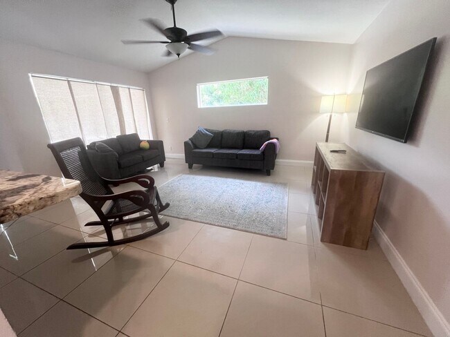 Photo - 3872 Cypress Lake Dr