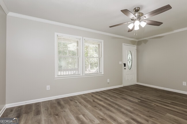 Photo - 374 Scott Blvd