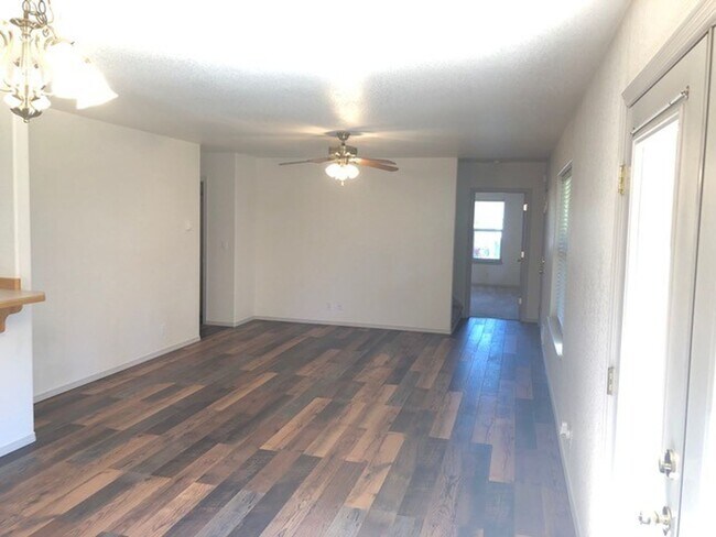 Photo - Live in Town-Sisters Oregon