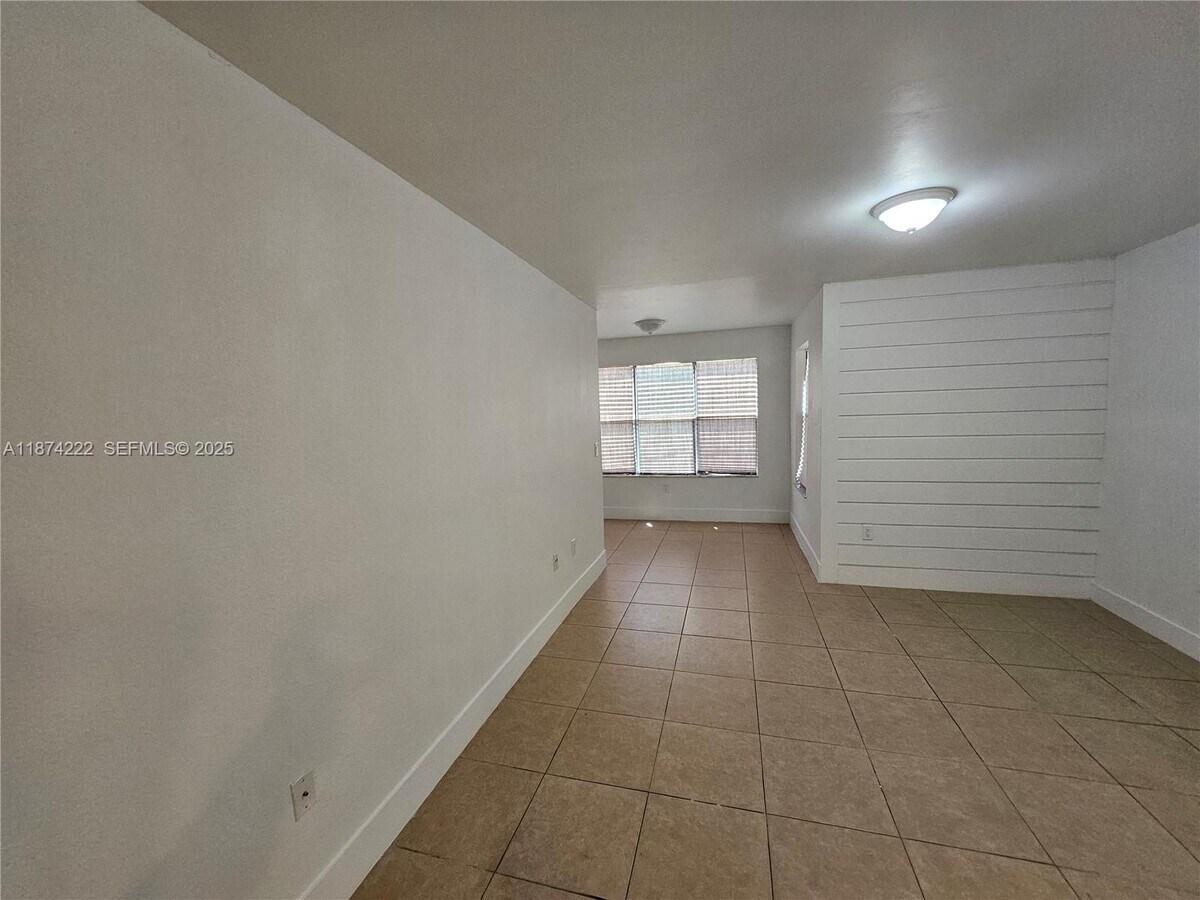 Photo - 1401 Village Blvd Unidad 1918