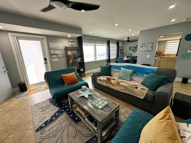 Photo - 2205 N Surf Rd