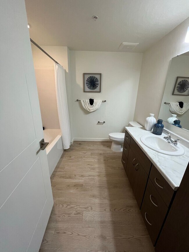 4715 Lexington sky lane Unit 301